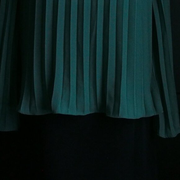 H&M | NWOT Holiday Festive Pleated Green Blouse - Picture 7 of 7